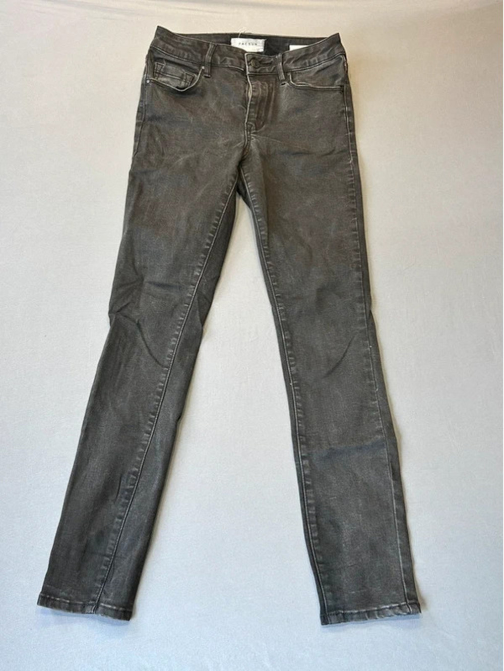 Women’s skinny jeans